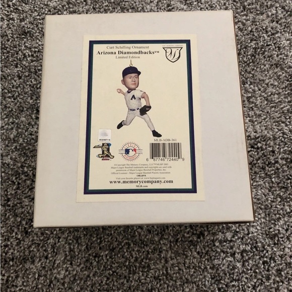 Curt Schilling, Arizona Diamondbacks Christmas Ornament - NEW In Box - Picture 1 of 2